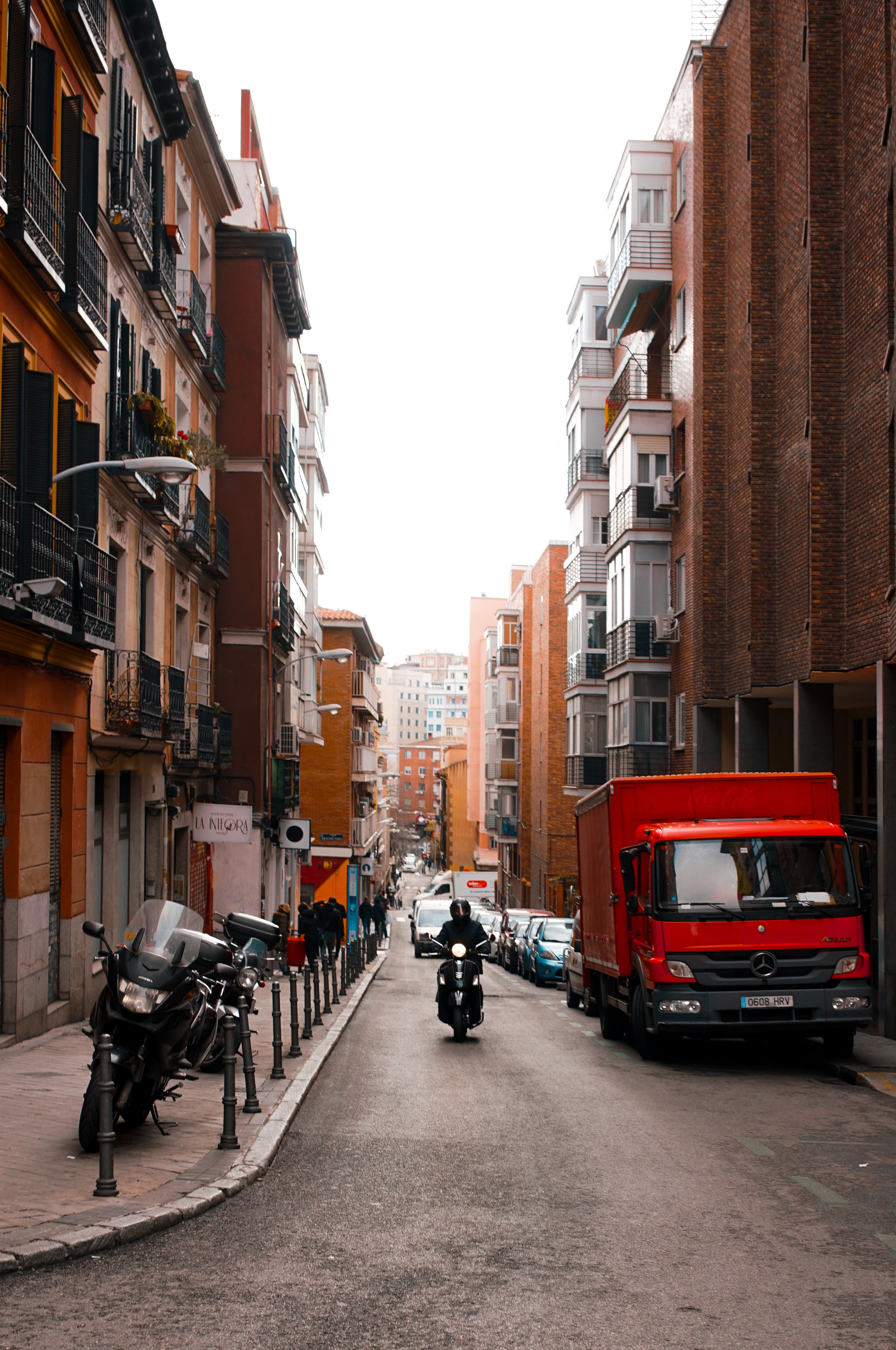 What driving in Spain is like, narrow roads